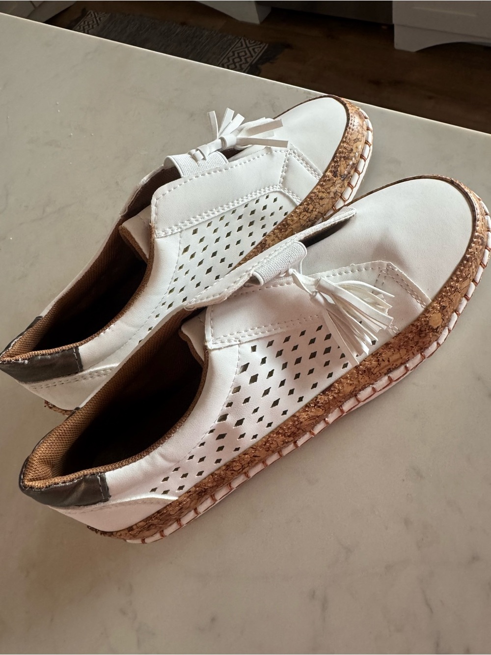 White leather( pleather) and Cork casual slip on shoe espadrille style - Picture 3 of 4